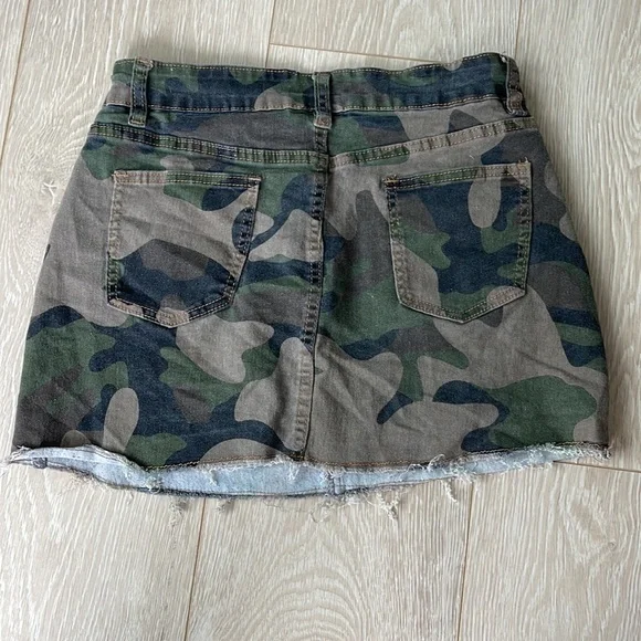 Adika camouflage mini skirt - Picture 2 of 3